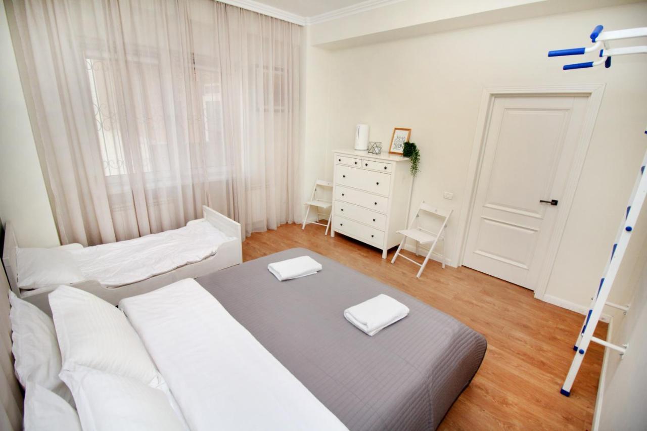 Perfect Spacious Apartment 356 阿拉木图 外观 照片