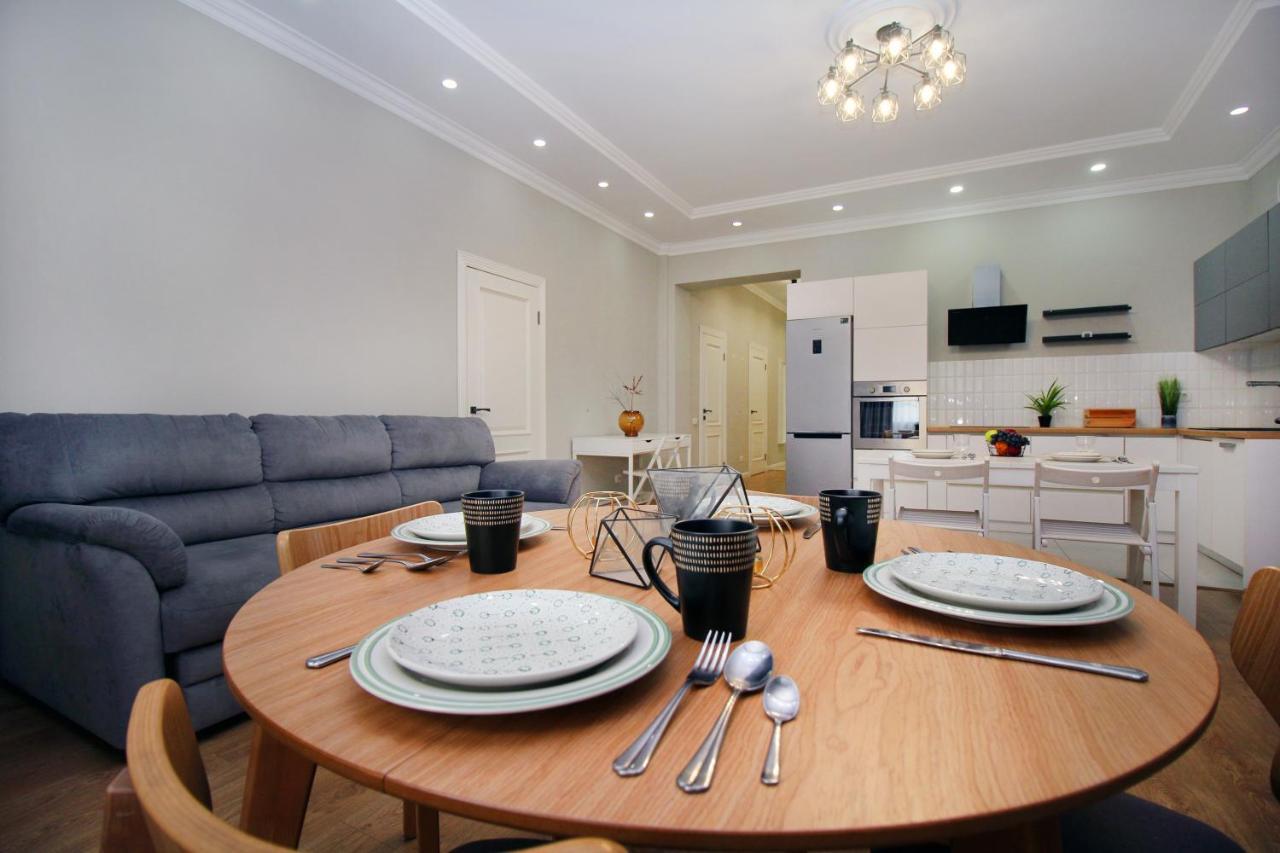 Perfect Spacious Apartment 356 阿拉木图 外观 照片